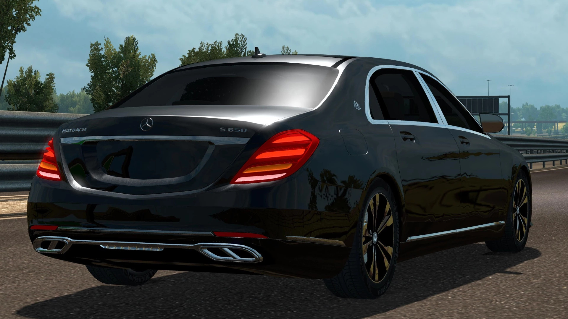 Mercedes benz w222 maybach